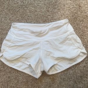 White lululemon shorts